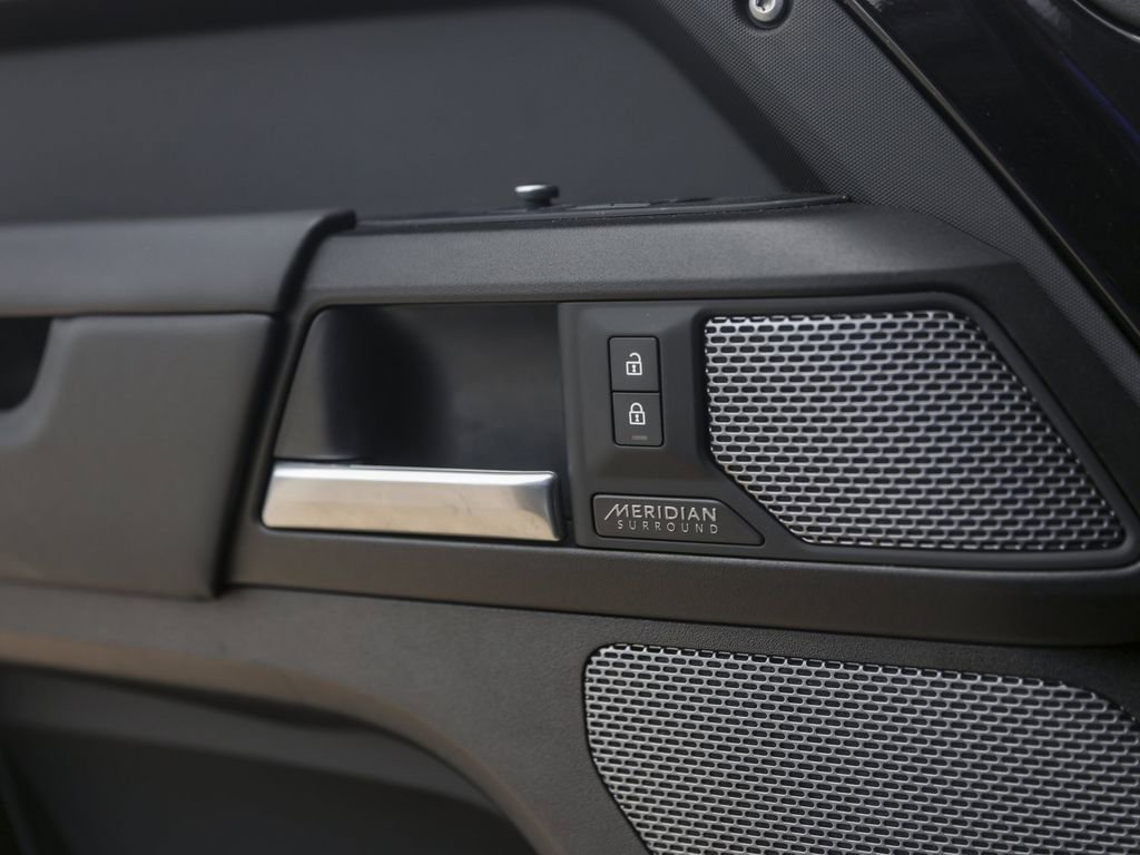 Used 2022 Land Rover Defender 90 V8 image 29
