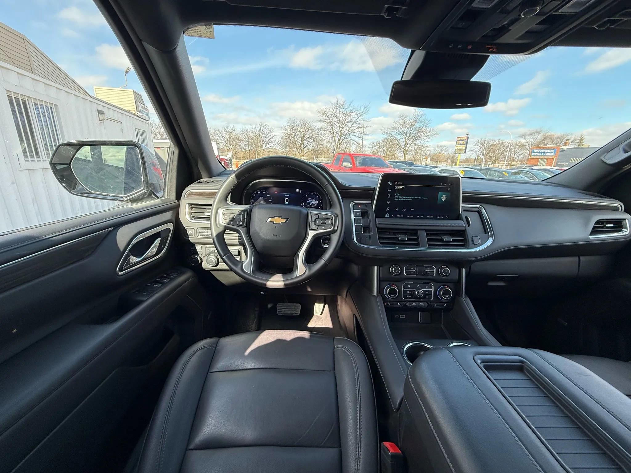 Used 2024 Chevrolet Tahoe Z71 w/ Luxury Package image 18