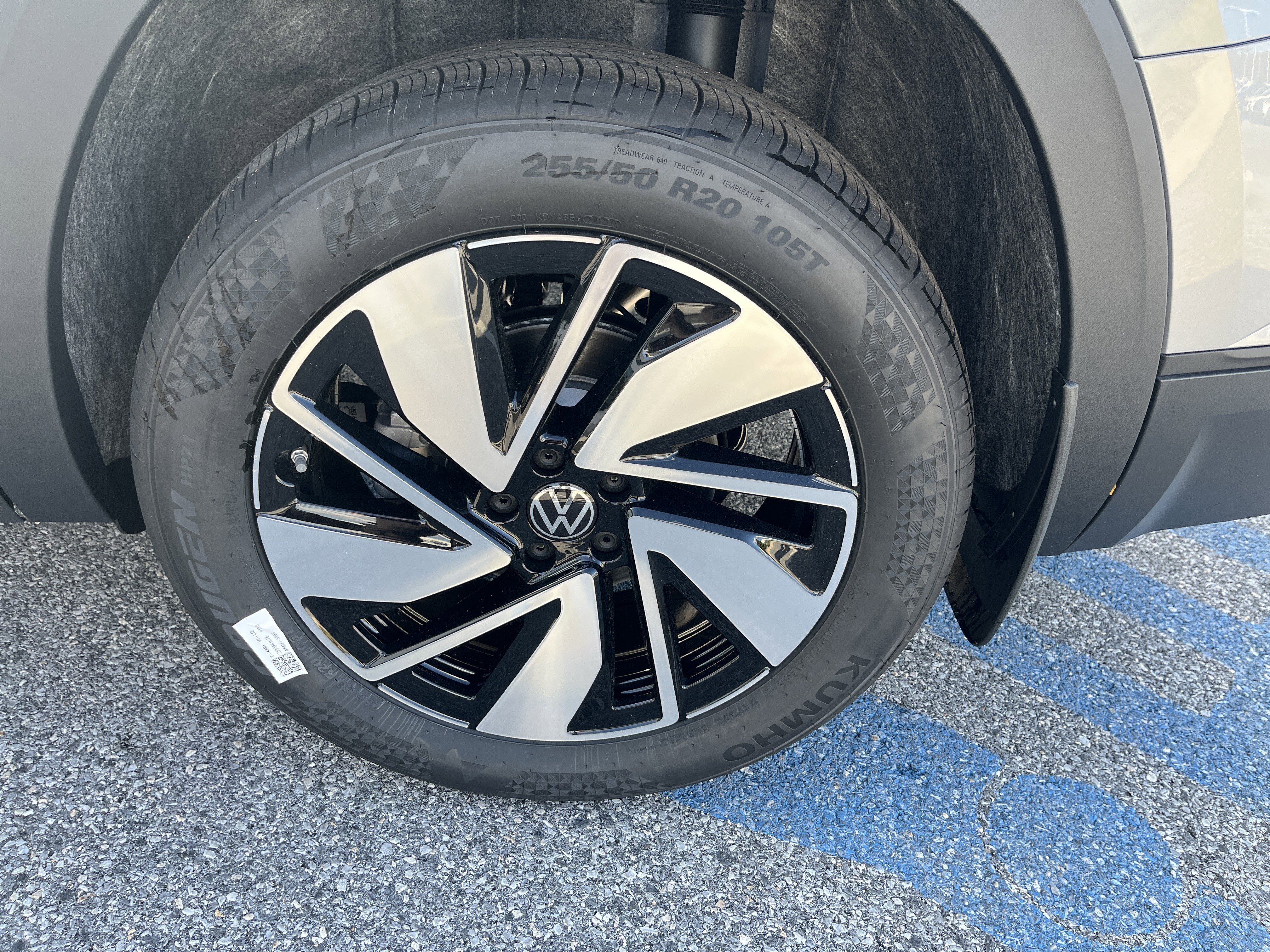 New 2026 Volkswagen Atlas SE image 9