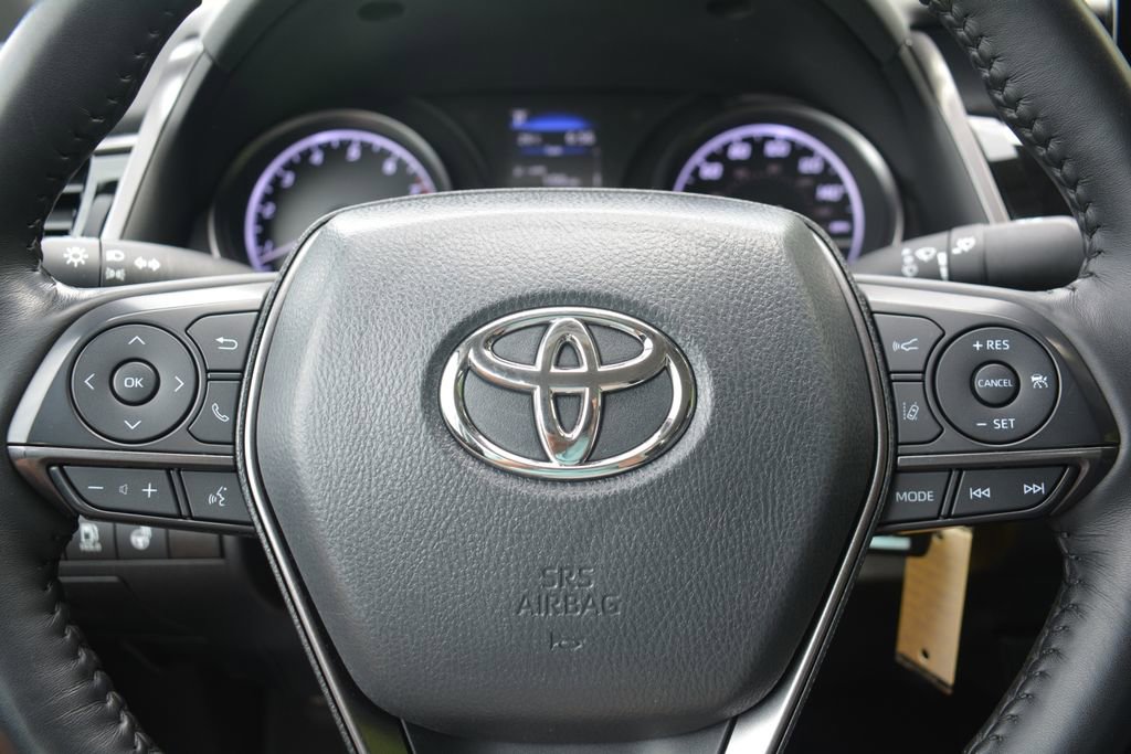 Used 2024 Toyota Camry SE FWD image 11