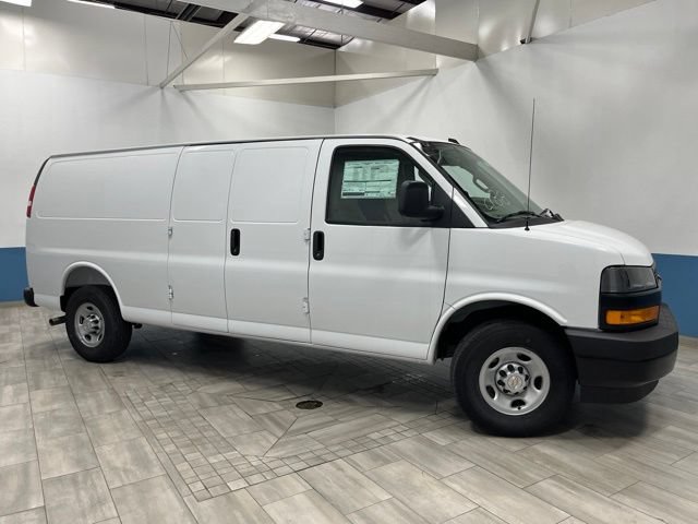 New 2026 Chevrolet Express 3500 Extended w/ Driver Convenience Package RWD image 32