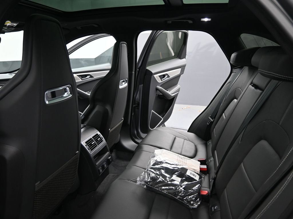 New 2026 Jaguar F-PACE R-Dynamic S image 16