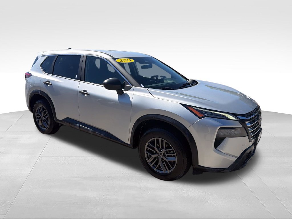 Used 2024 Nissan Rogue S AWD/4WD image 7