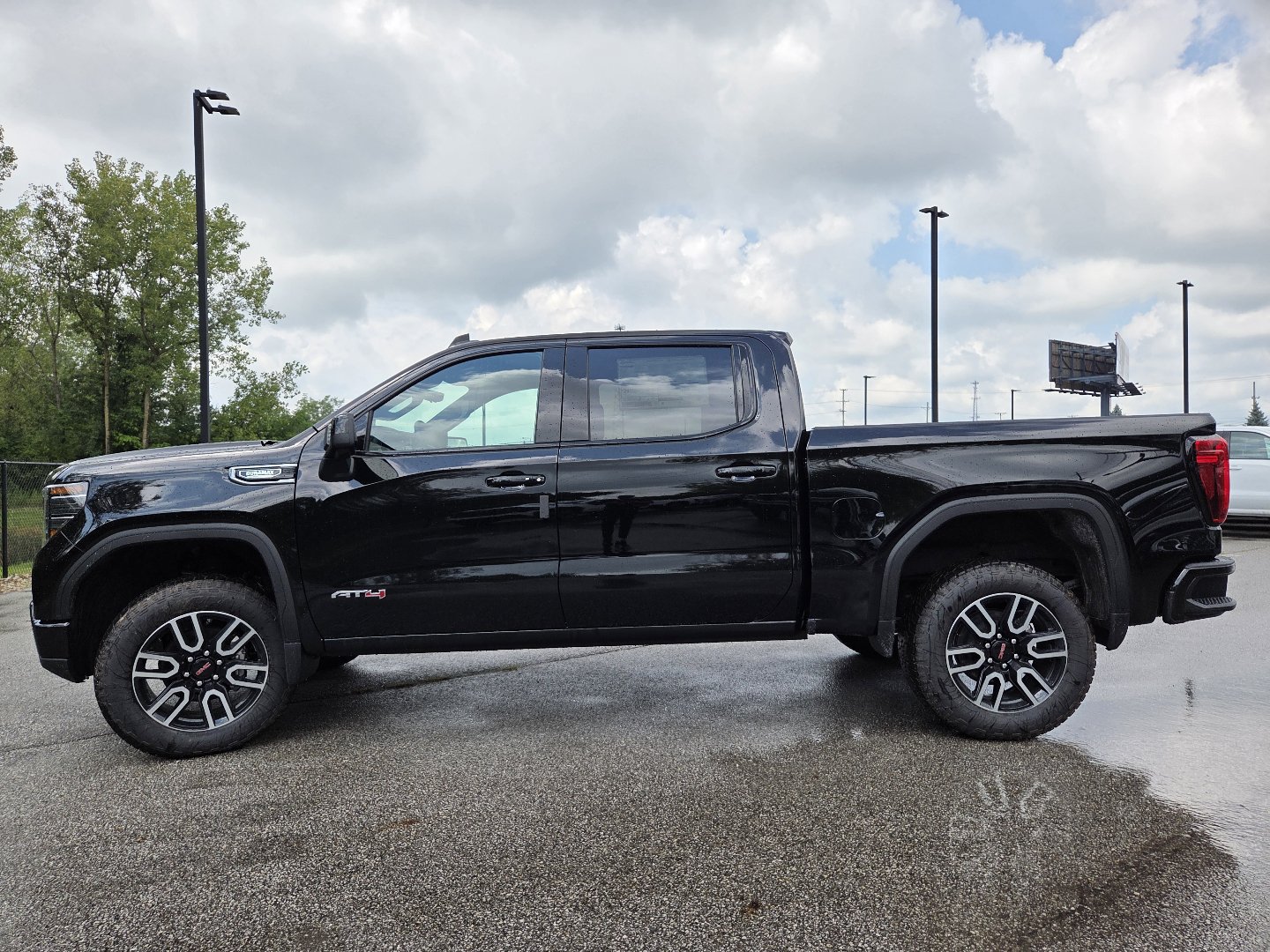 New 2026 GMC Sierra 1500 AT4 w/ AT4 Premium Package AWD/4WD image 16