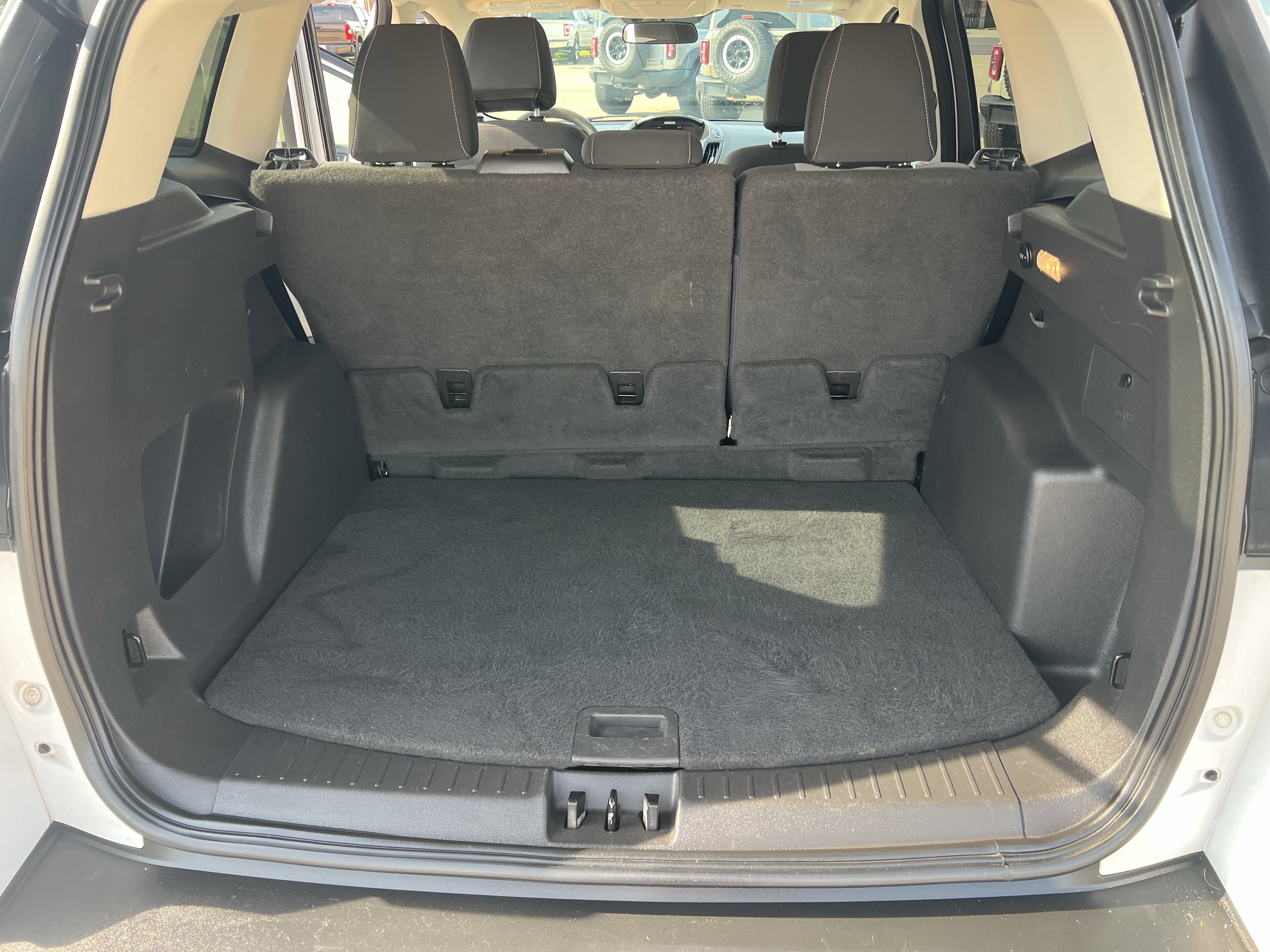 Used 2017 Ford Escape SE FWD image 18