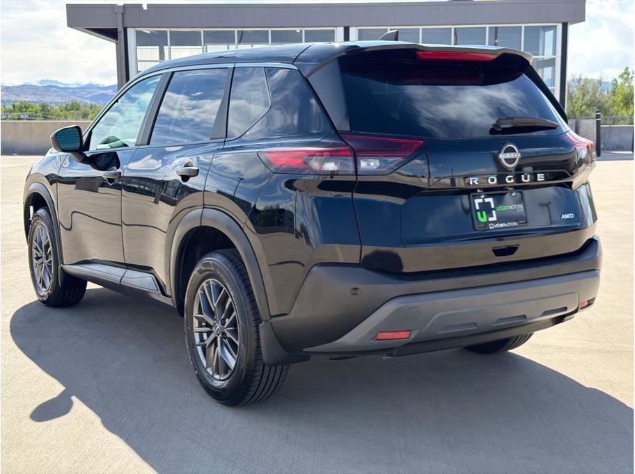Used 2023 Nissan Rogue S AWD/4WD image 6