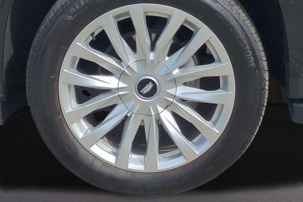 Certified 2025 Cadillac Escalade ESV Luxury RWD image 15