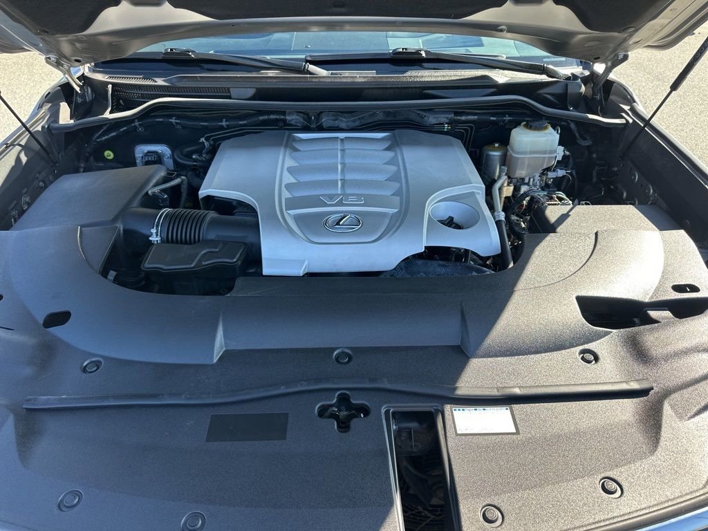 Used 2016 Lexus LX 570 4WD image 37