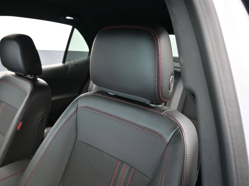 Used 2023 Chevrolet Equinox RS image 16