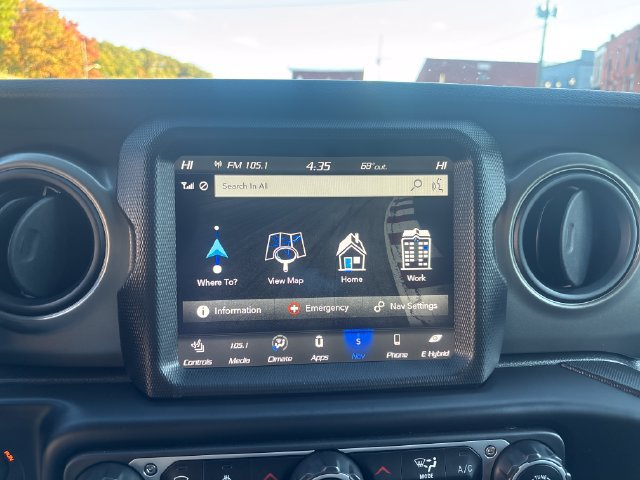 Used 2023 Jeep Wrangler Unlimited w/ Cold Weather Group AWD/4WD image 19