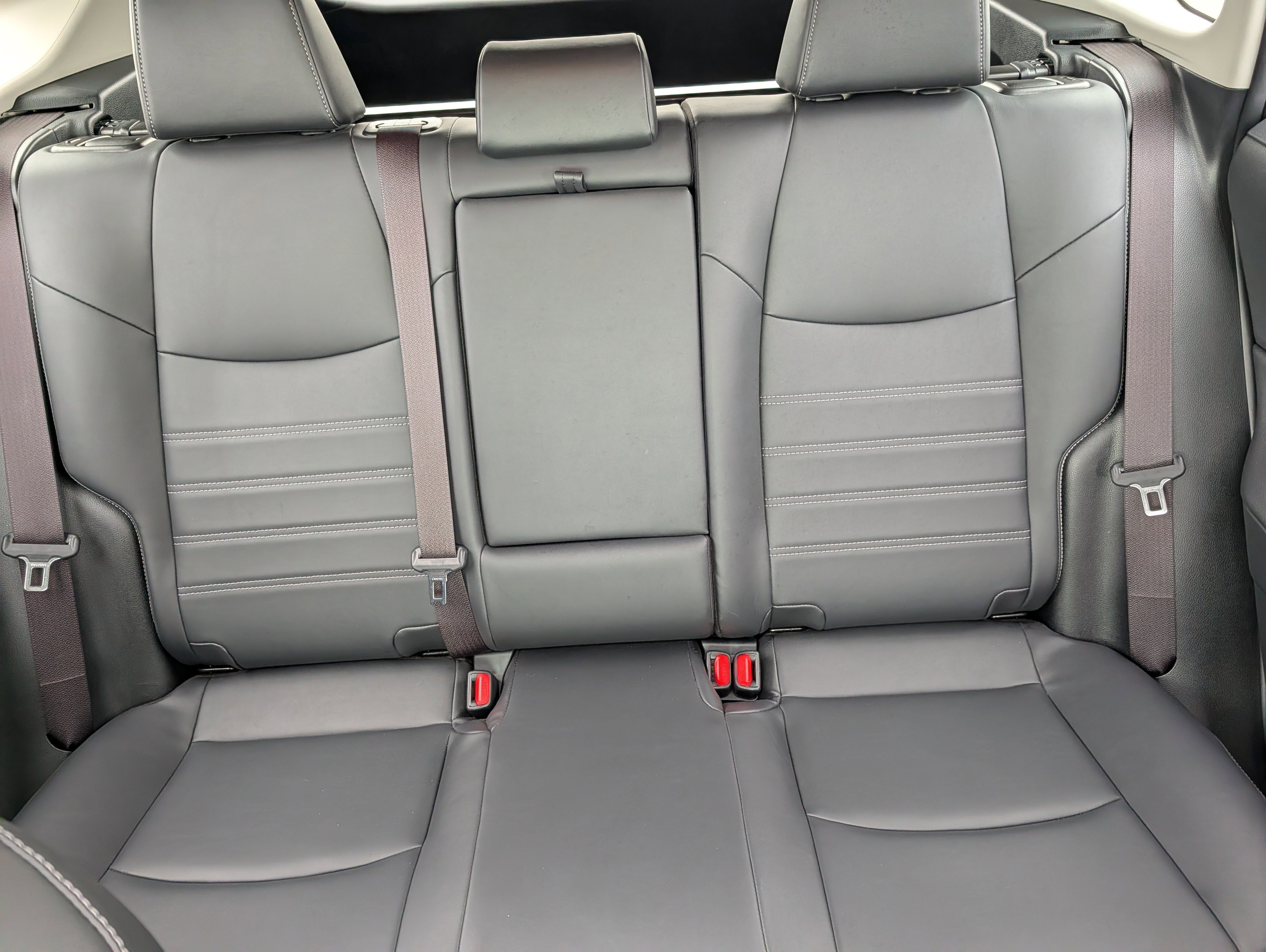 Used 2019 Toyota RAV4 XLE Premium w/ Cold Weather Package AWD/4WD image 13