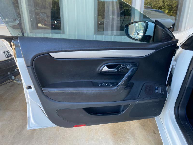 Used 2011 Volkswagen CC Sport image 12