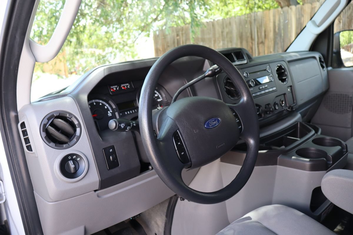 Used 2012 Ford E-350 and Econoline 350 XLT RWD image 15