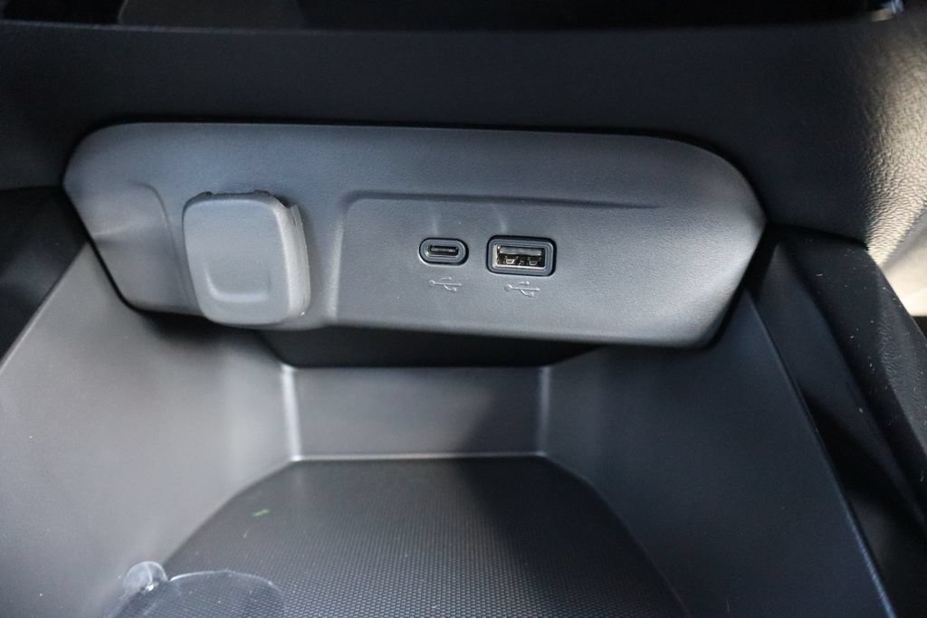 New 2026 Chevrolet Trax LT w/ Midnight Edition FWD image 17