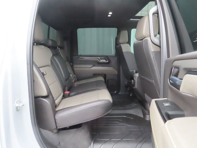 Used 2024 Chevrolet Silverado 2500 ZR2 w/ Technology Package image 31