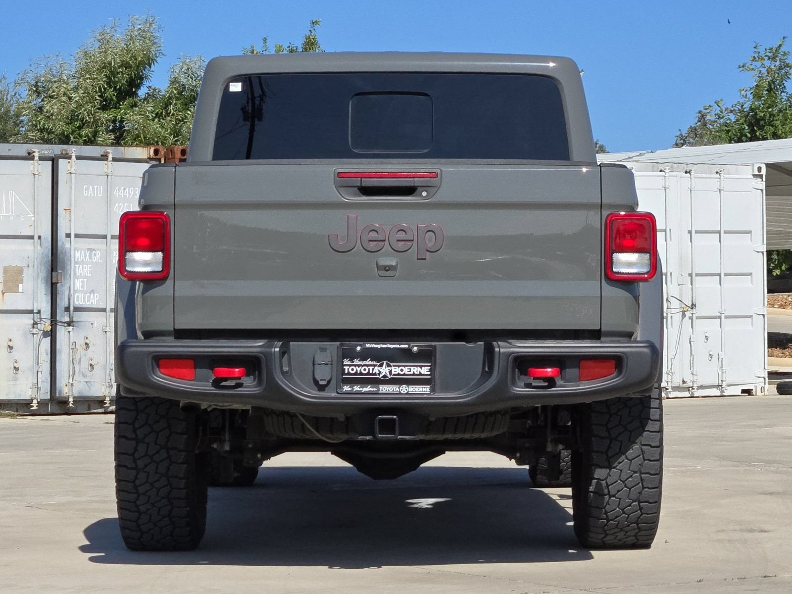 Used 2023 Jeep Gladiator Rubicon w/ Cold Weather Group AWD/4WD image 4