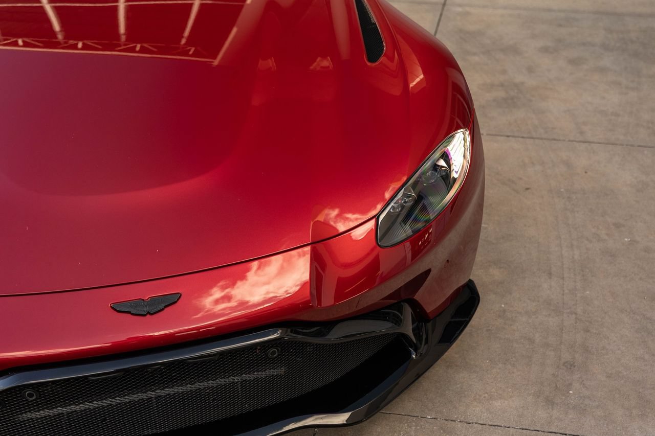 Used 2021 Aston Martin V8 Vantage Coupe RWD image 5
