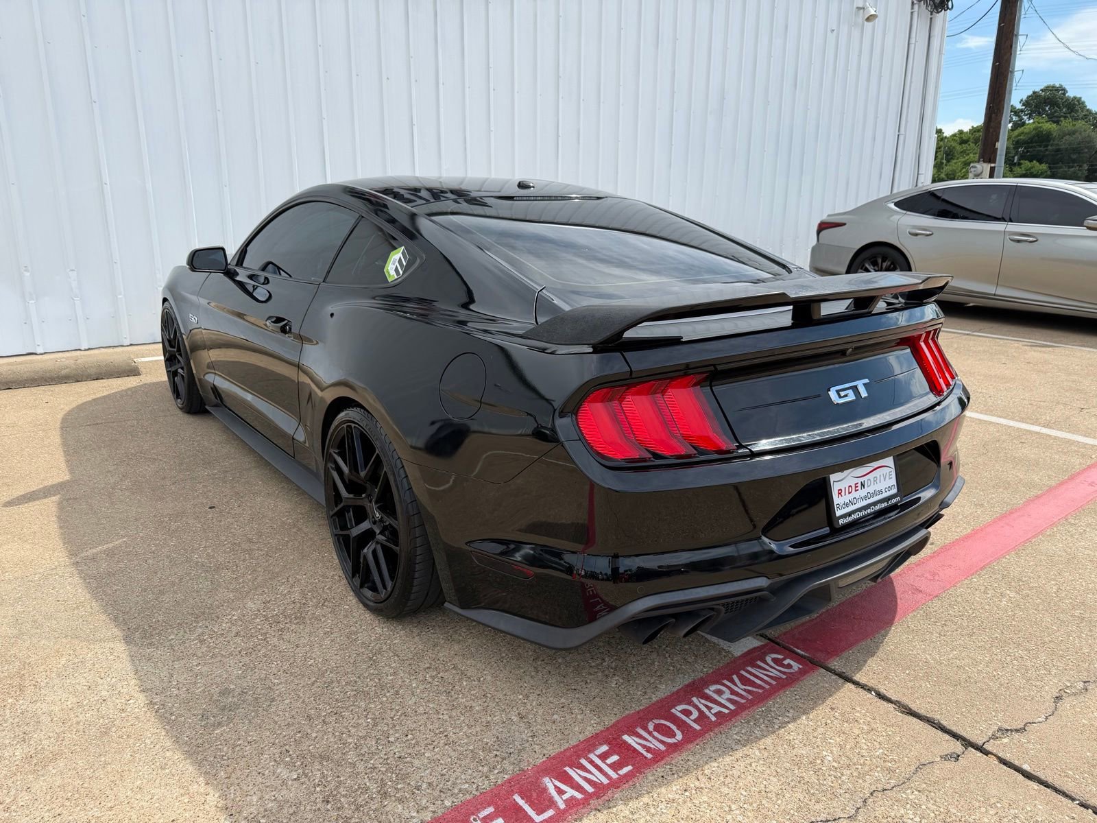 Used 2019 Ford Mustang GT Premium w/ Equipment Group 401A RWD image 4