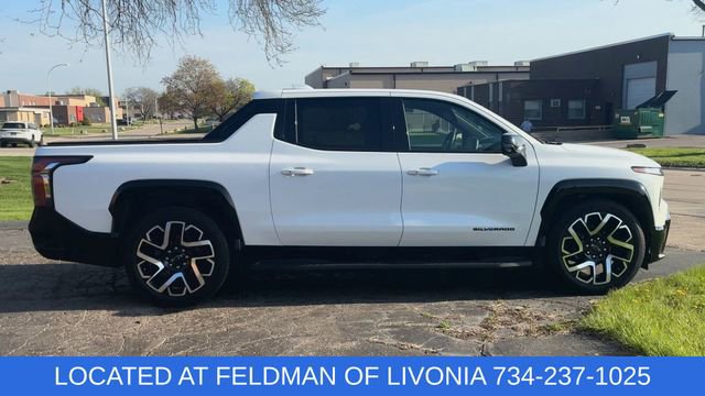 Certified 2024 Chevrolet Silverado EV RST AWD/4WD image 9