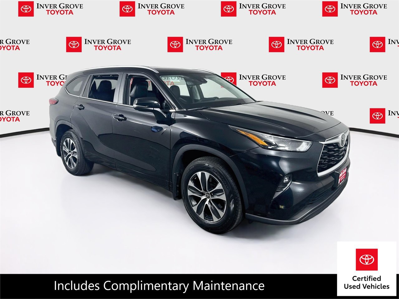 Certified 2023 Toyota Highlander XLE AWD/4WD image 3