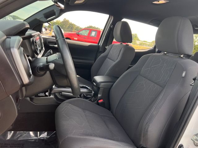Used 2019 Toyota Tacoma TRD Sport w/ Technology Package RWD image 13