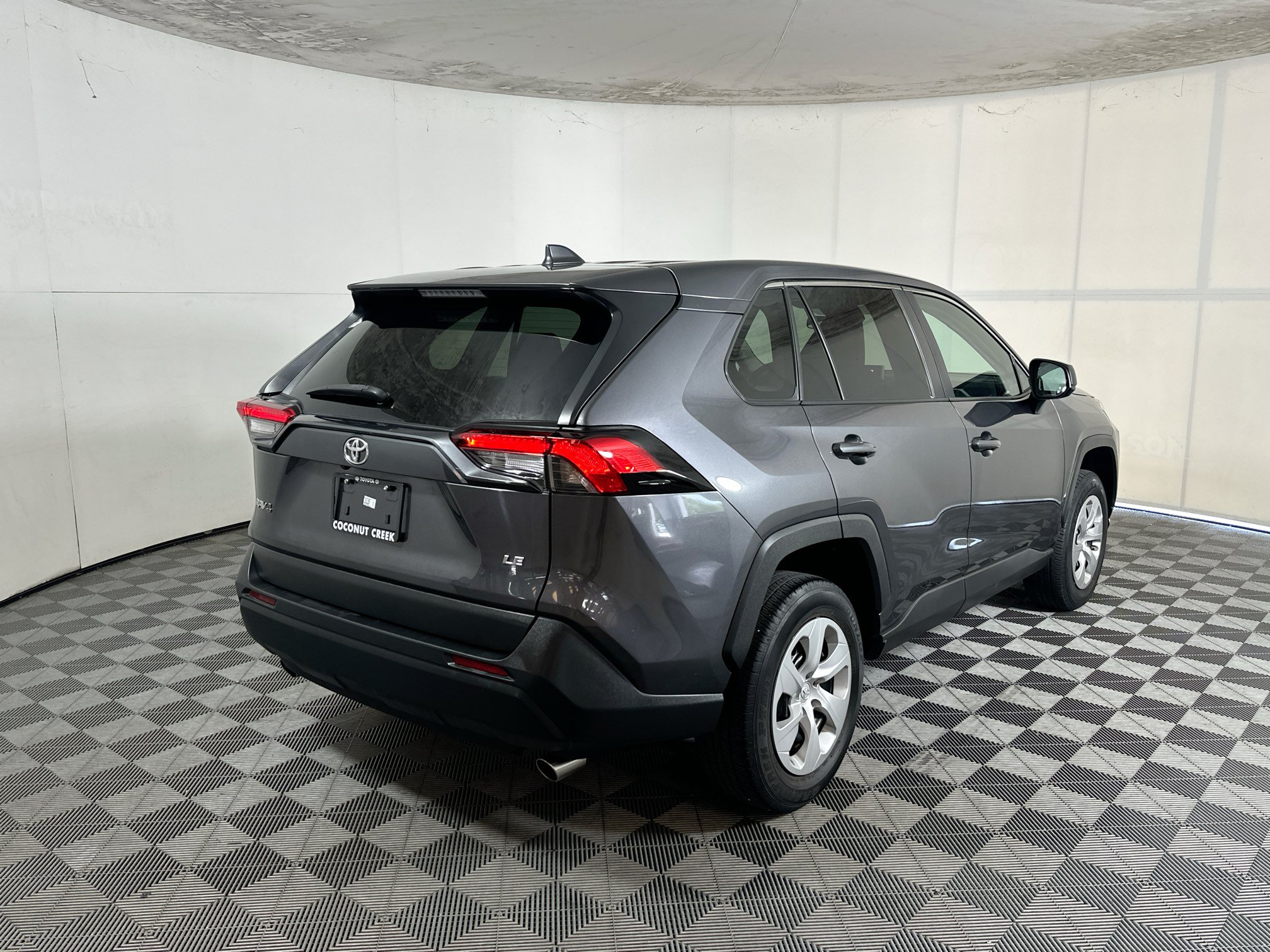 Used 2024 Toyota RAV4 LE FWD image 3