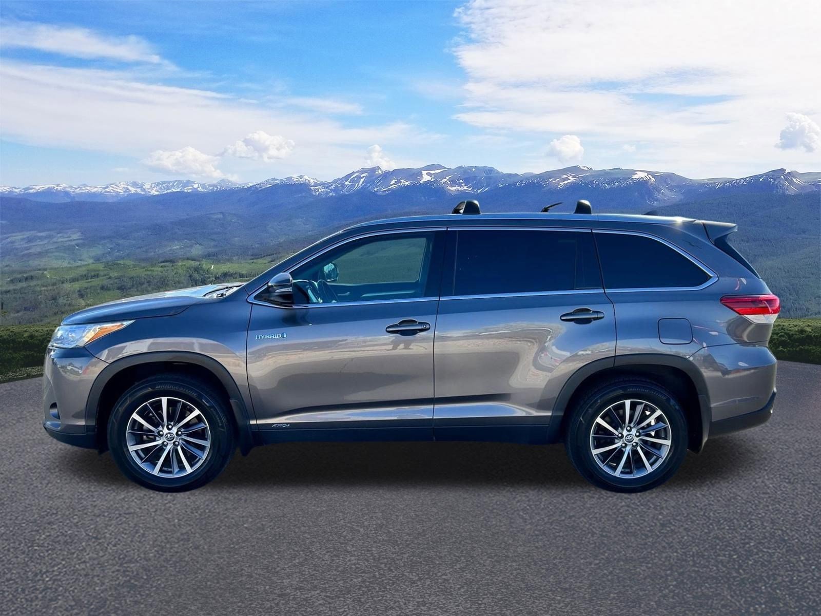 Used 2019 Toyota Highlander XLE image 2