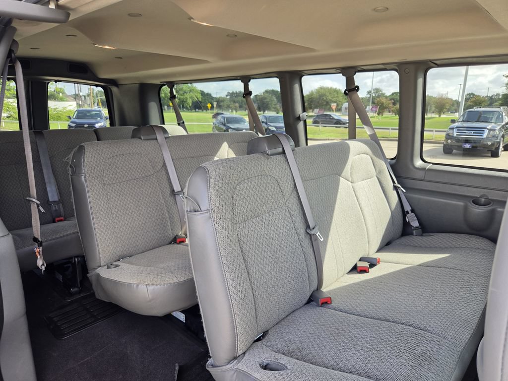Used 2025 GMC Savana 3500 LT w/ LT Preferred Equipment Group RWD image 25