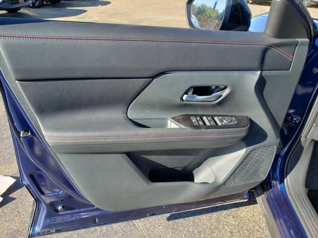 New 2026 Nissan Kicks SR w/ Cold Weather Package image 12