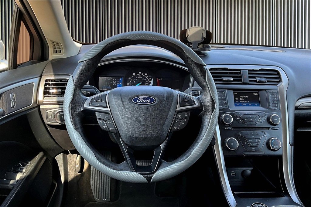 Used 2018 Ford Fusion SE image 5