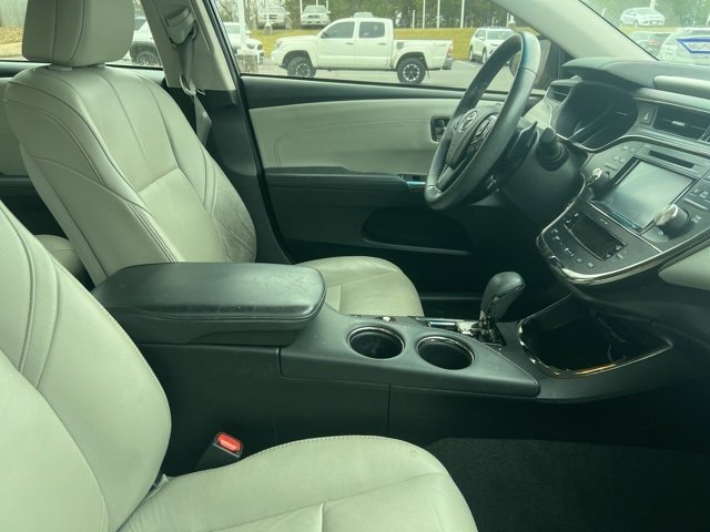 Used 2018 Toyota Avalon XLE Premium image 13