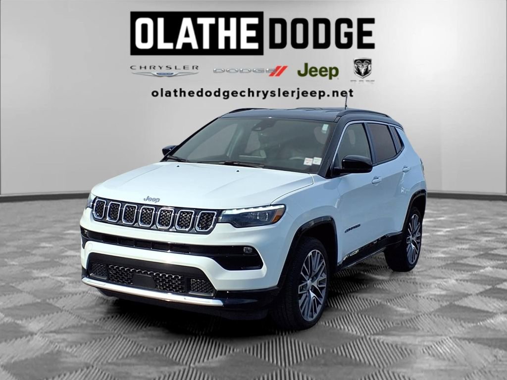 Used 2023 Jeep Compass Limited w/ Elite Group AWD/4WD image 1
