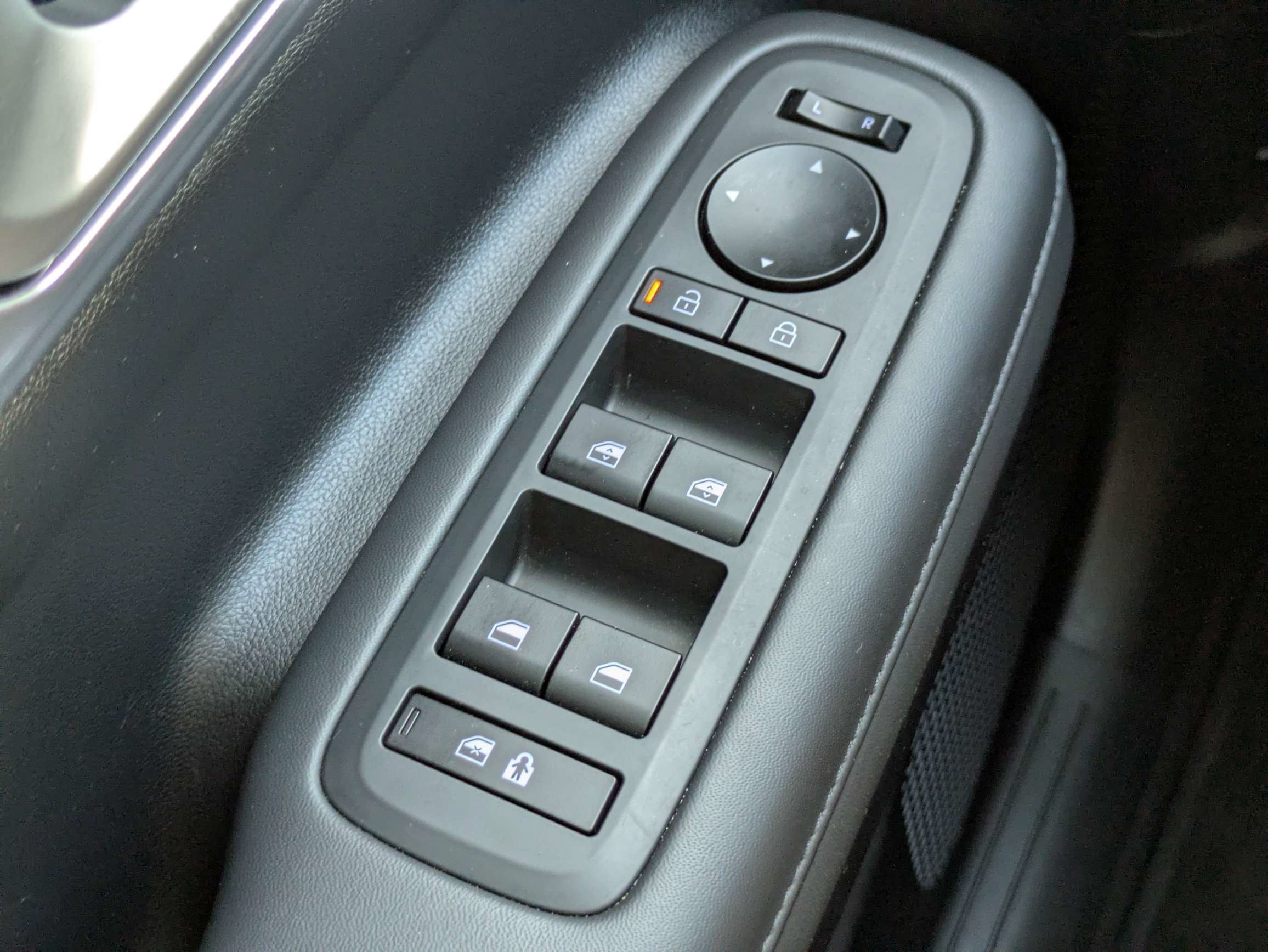 Used 2024 Hyundai Santa Fe SEL FWD image 22