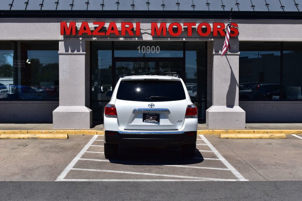 Used 2013 Toyota Highlander Limited AWD/4WD image 10