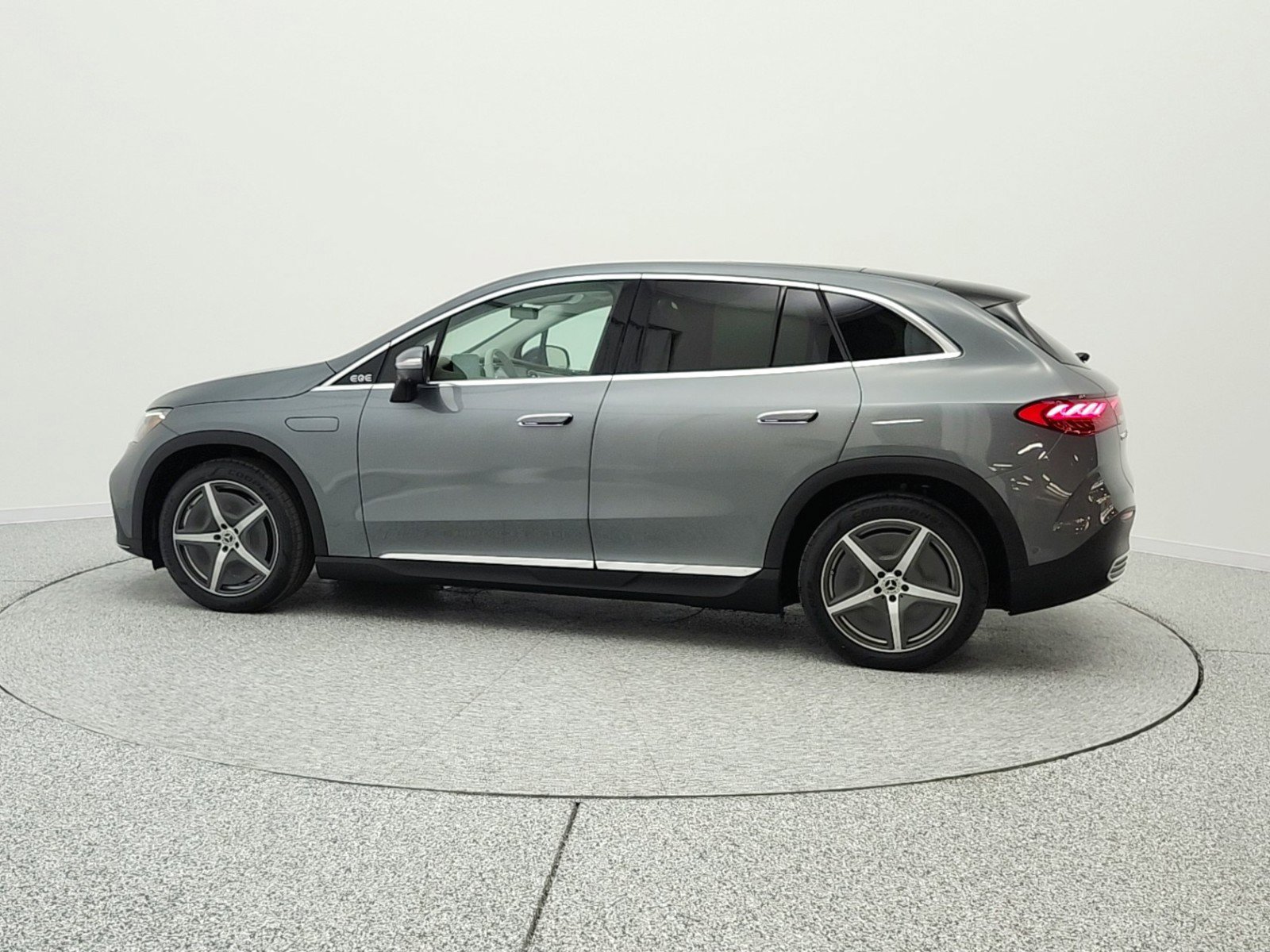 Used 2023 Mercedes-Benz EQE 350+ SUV image 8