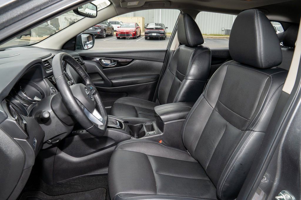 Used 2022 Nissan Rogue Sport SL w/ Premium Package image 10