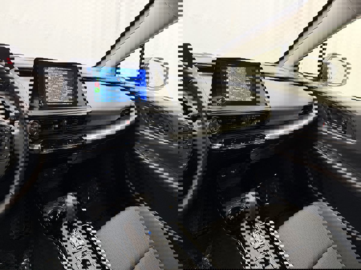 Used 2025 Toyota Prius LE image 19