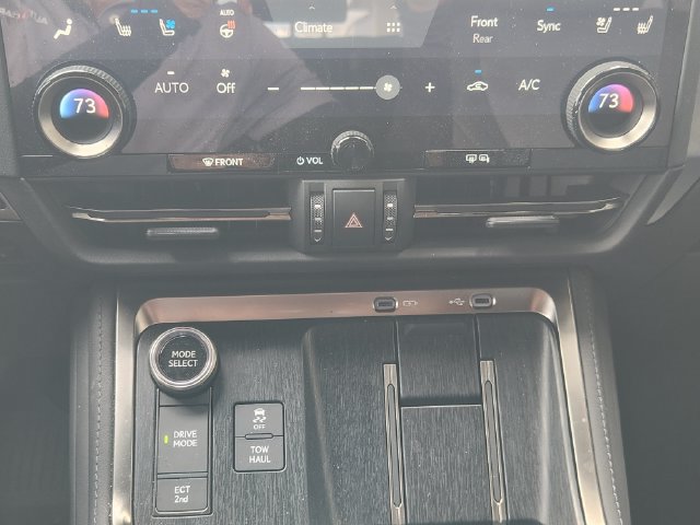 Used 2024 Lexus GX 550 w/ Accessory Package (Z1) AWD/4WD image 17