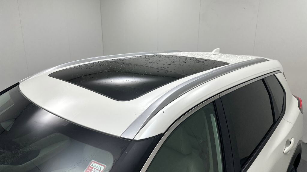 Used 2023 Nissan Rogue SV w/ SV Premium B Package image 11