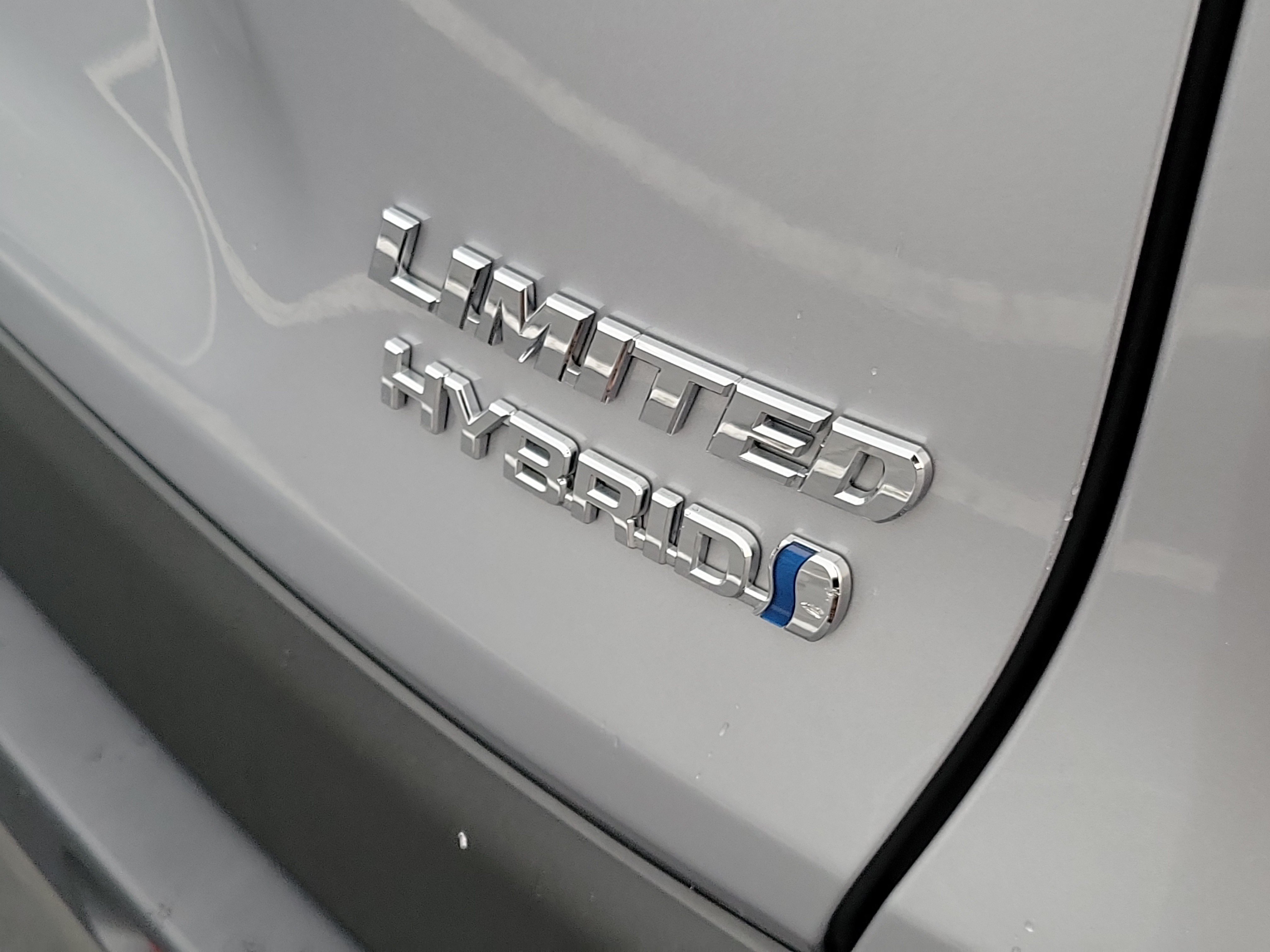 Certified 2024 Toyota RAV4 Limited w/ Advanced Technology Package AWD/4WD image 8
