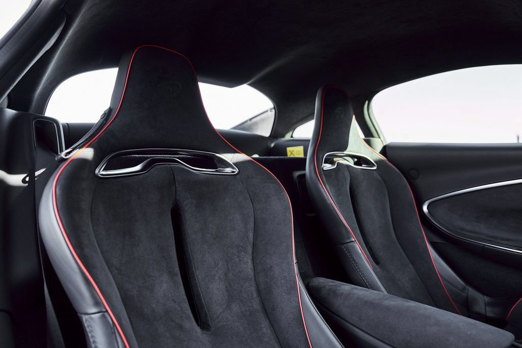 Used 2023 McLaren Artura RWD image 45