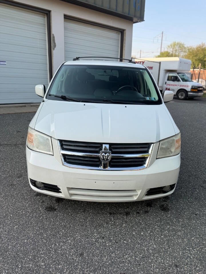 Used 2010 Dodge Grand Caravan SXT FWD image 9