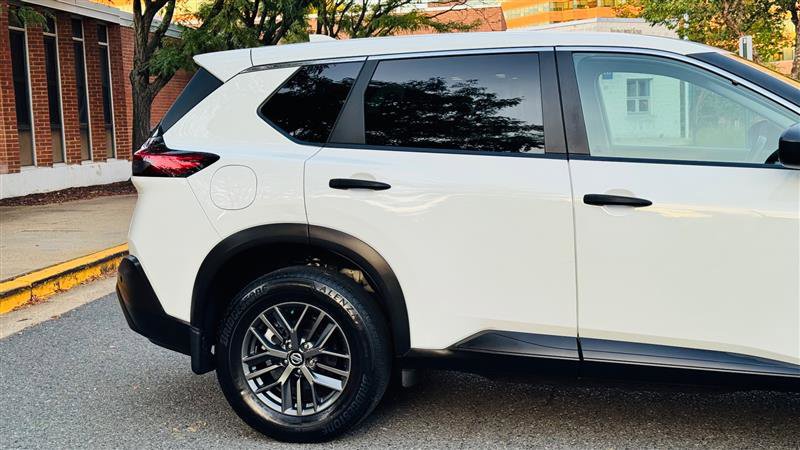 Used 2021 Nissan Rogue S FWD image 8