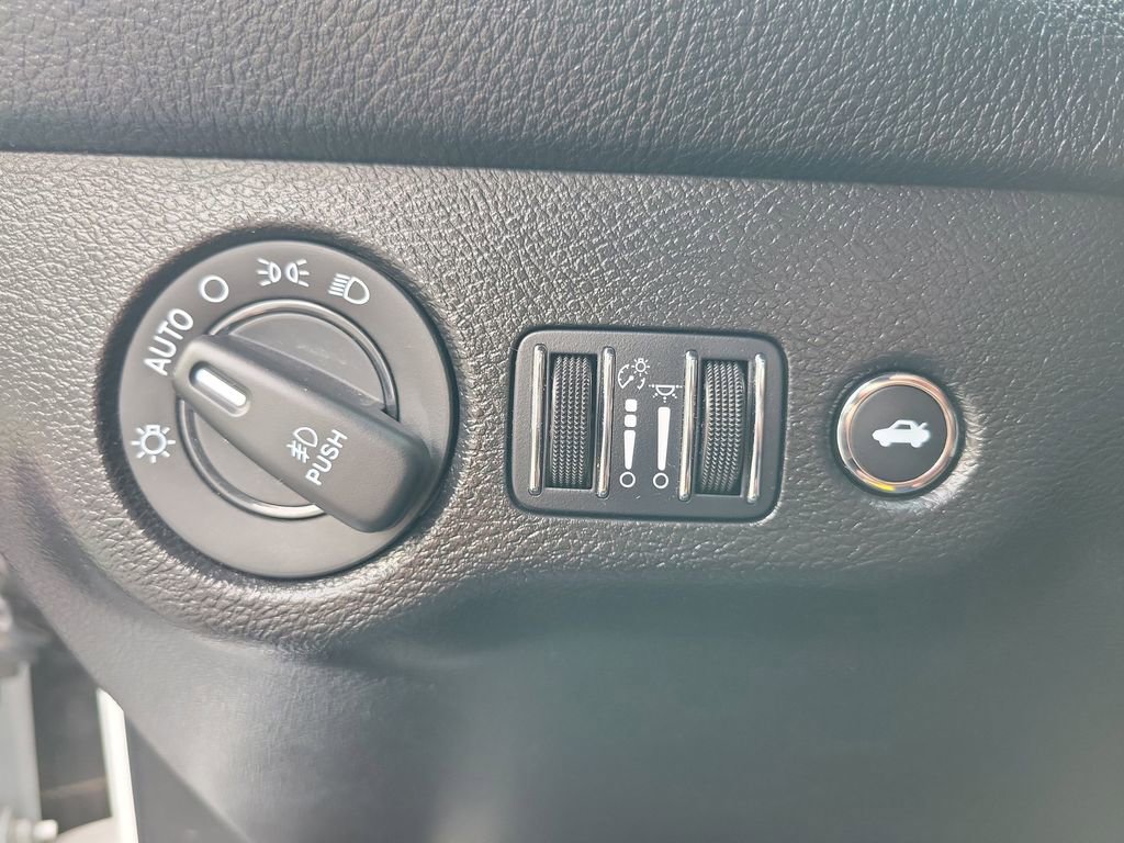 Used 2023 Dodge Challenger SXT w/ Blacktop Package image 17