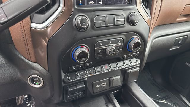 Used 2021 Chevrolet Silverado 1500 High Country image 31