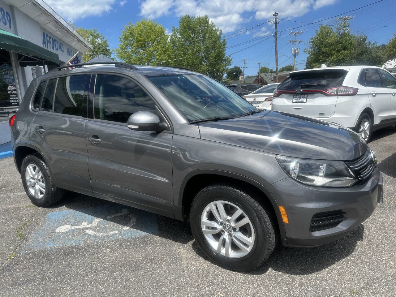 Used 2015 Volkswagen Tiguan S FWD image 3