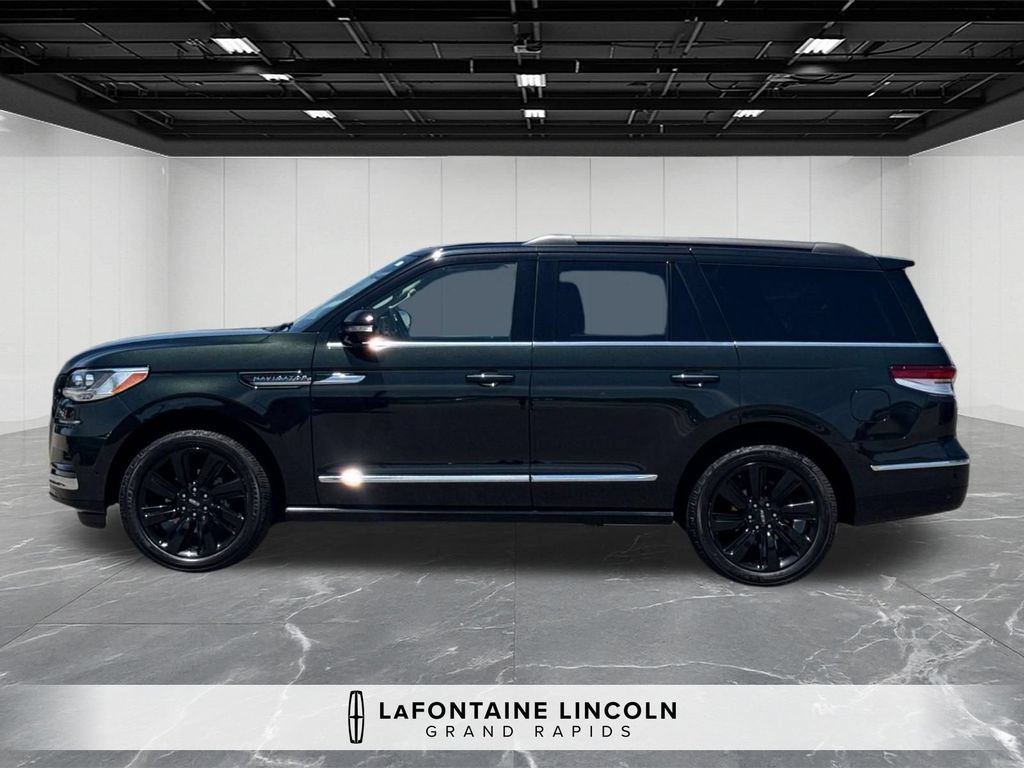 Certified 2022 Lincoln Navigator Black Label AWD/4WD image 2