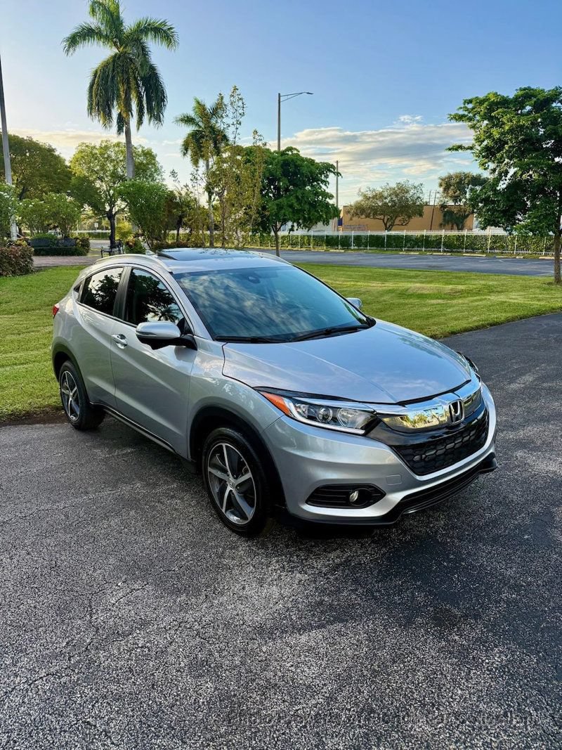 Used 2022 Honda HR-V EX image 2