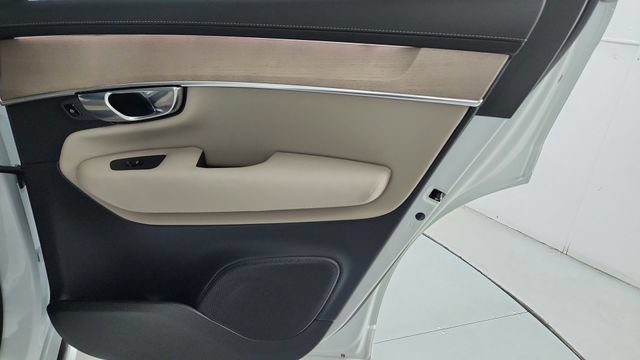 Certified 2026 Volvo XC90 B6 Plus w/ Protection Package Premier AWD/4WD image 36