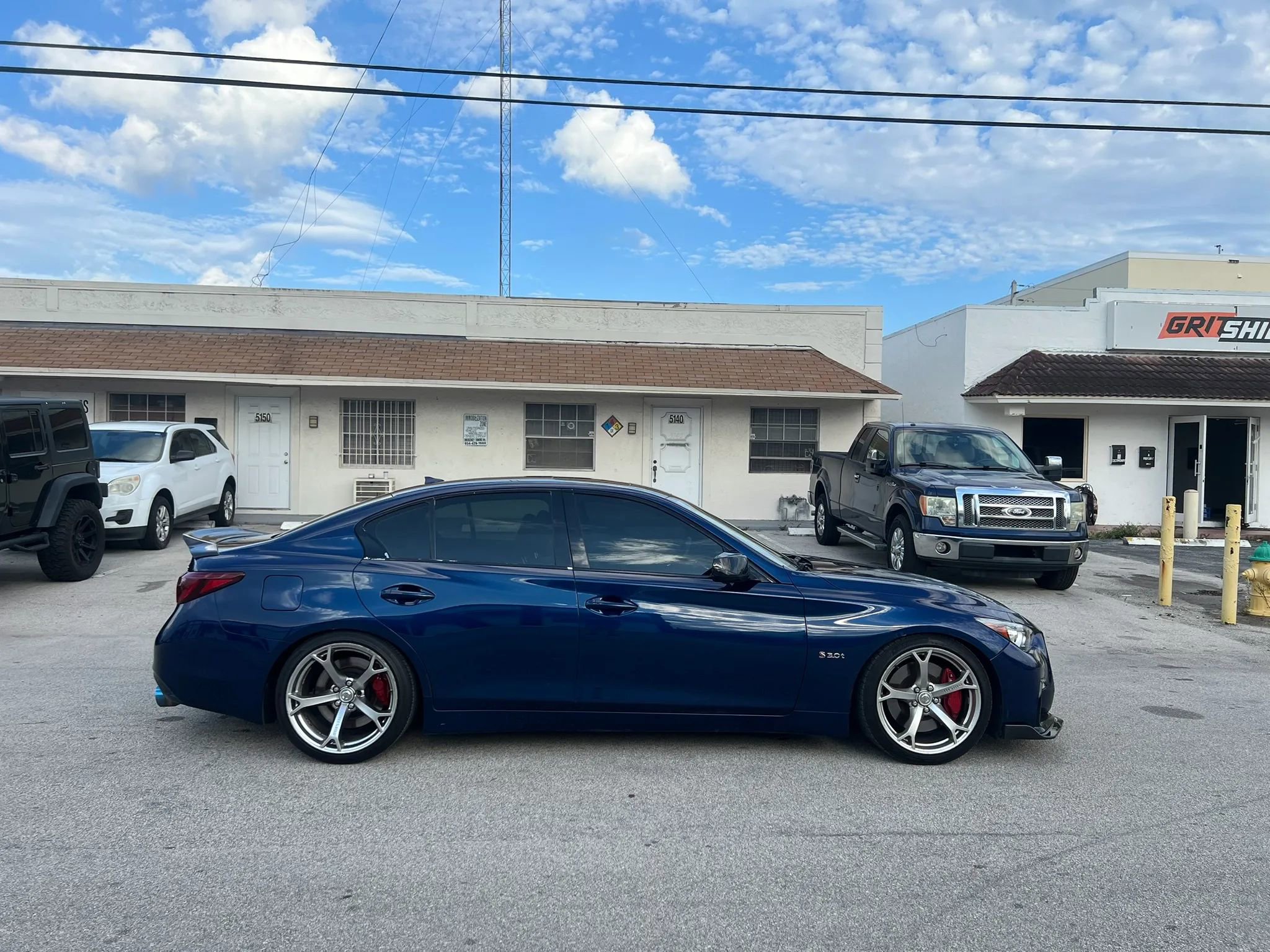 Used 2016 INFINITI Q50 Red Sport 400 RWD image 3